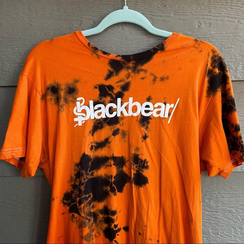 Kavati - orange and white Blackbear/ T-Shirt